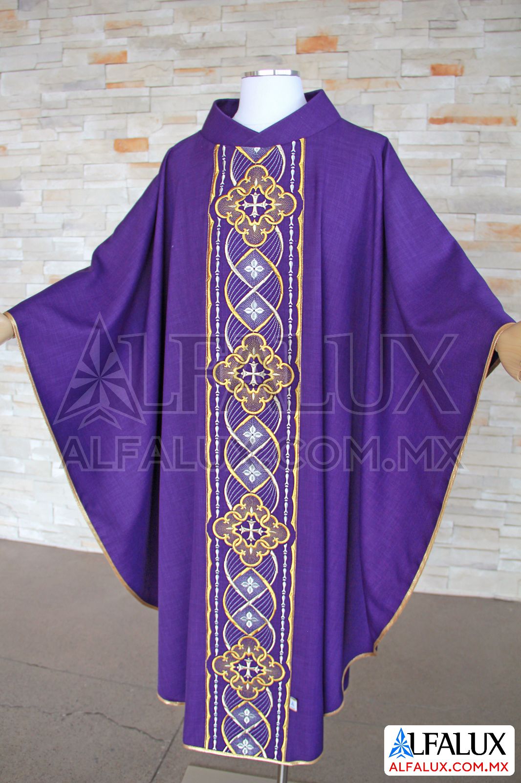 02 Royal Casulla Alfalux Morado Central 600 (5)